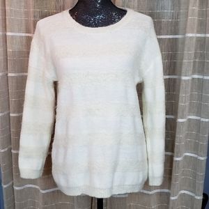 Joseph A Cream Sweater Large